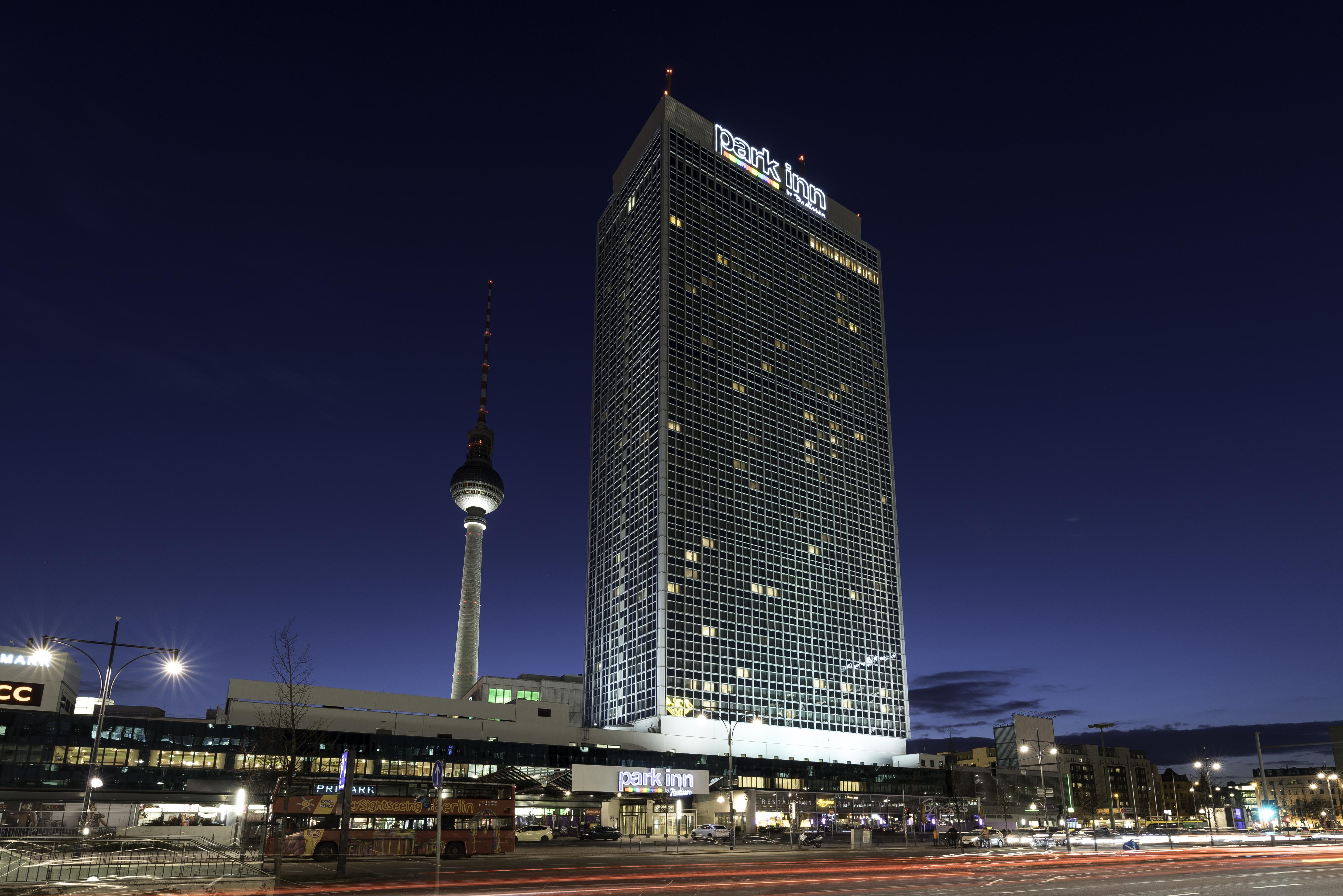 Park Inn By Radisson Berlin Alexanderplatz Extérieur photo